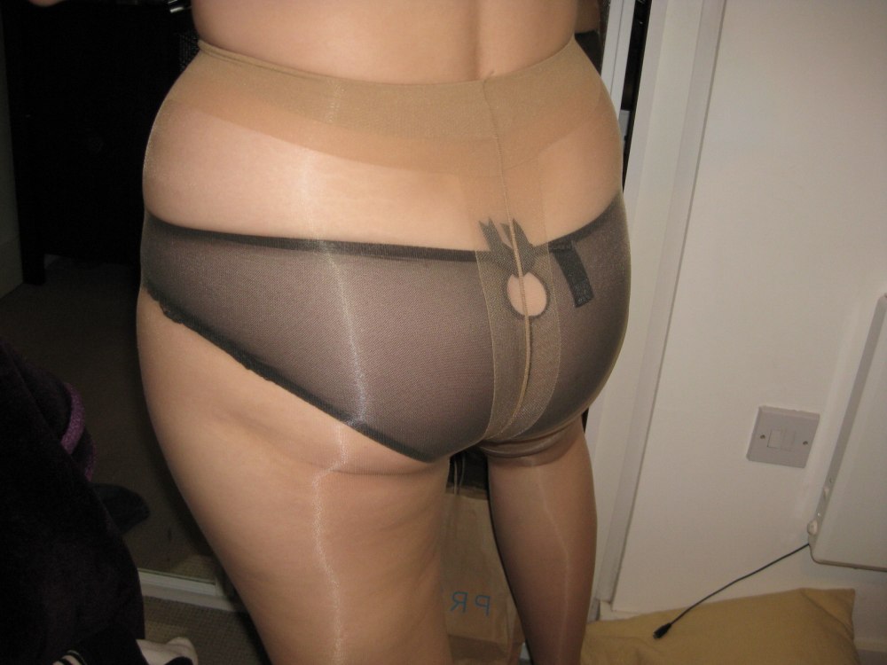 Do You Wear Panties Under Pantyhose 114