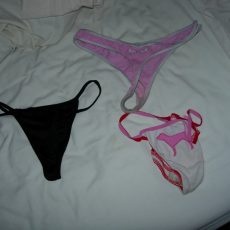 Amateur photos of 18-year old babe and her panties  