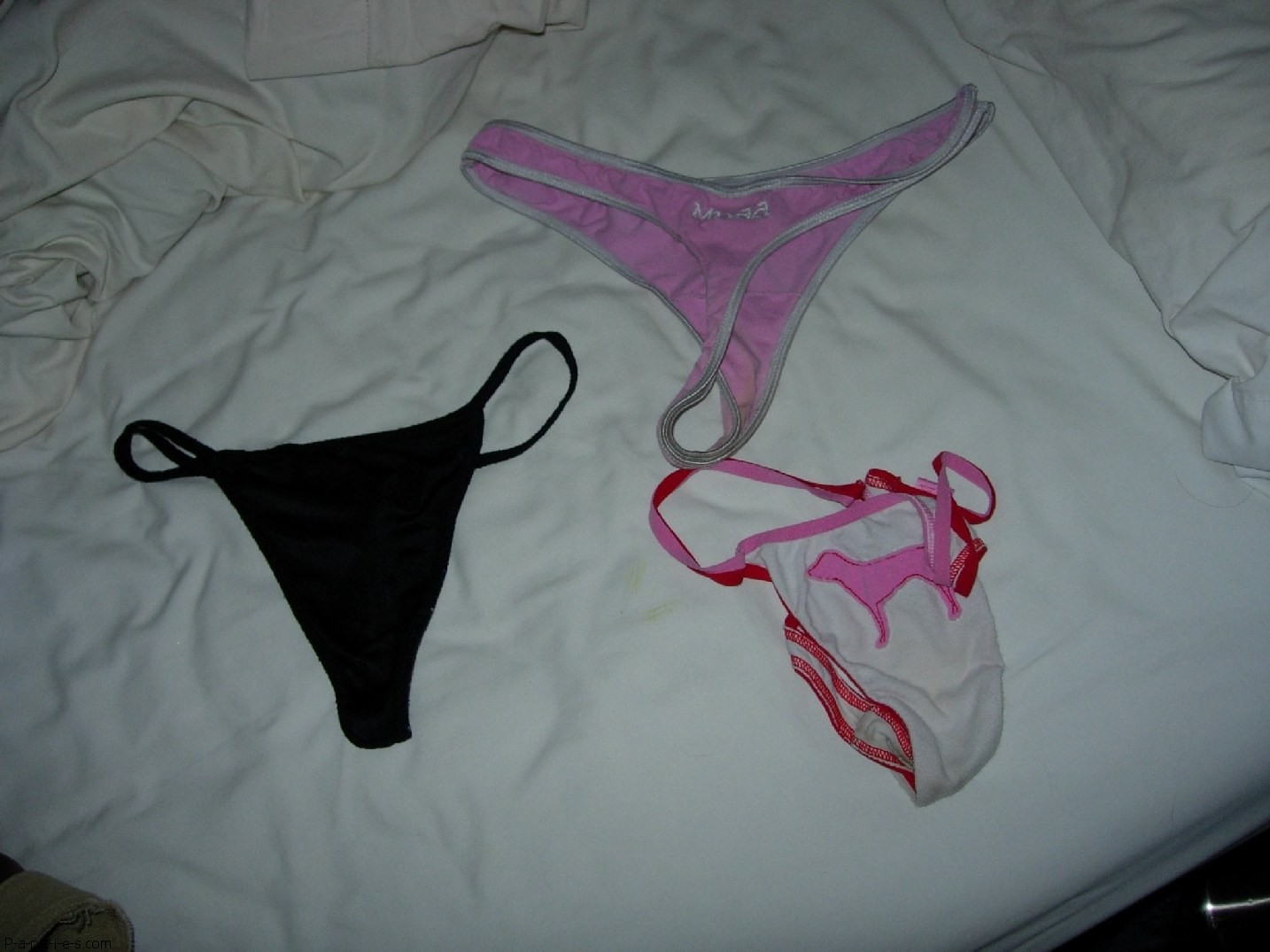 Amateur photos of 18-year old babe and her panties 