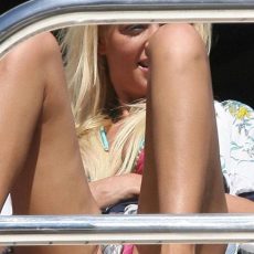 Upshorts - panties peeped under shorts Upshorts - panties peeped under shorts