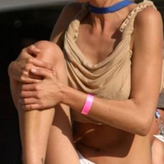 Upshorts - panties peeped under shorts Upshorts - panties peeped under shorts