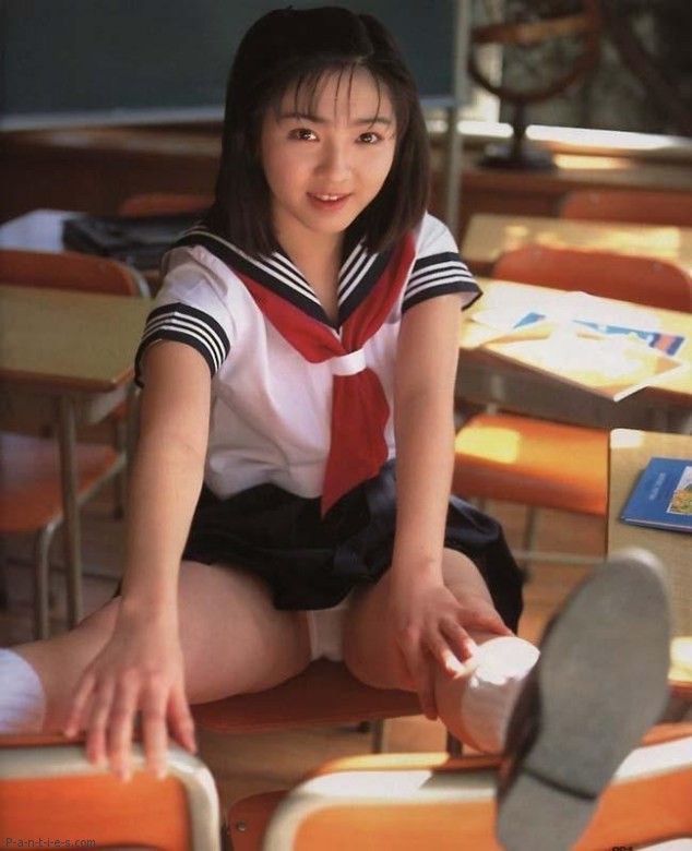 Japanese Schoolgirls Pissing Their Panties In Class