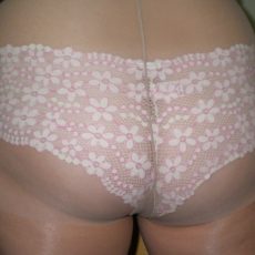 Knickers under tights Knickers under tights