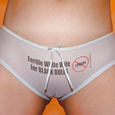 Amateurs with cameltoe in panties  