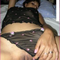 Desi girls in panties - amateur photos 