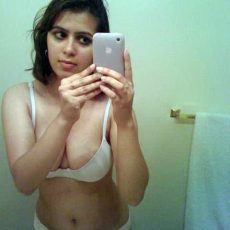 Desi girls in panties - amateur photos 
