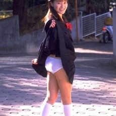 Japanese schoolgirls in panties 