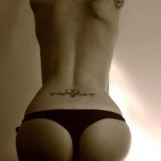 Hot selfies of amateur girls wearing G-strings Hot selfies of amateur girls wearing G-strings