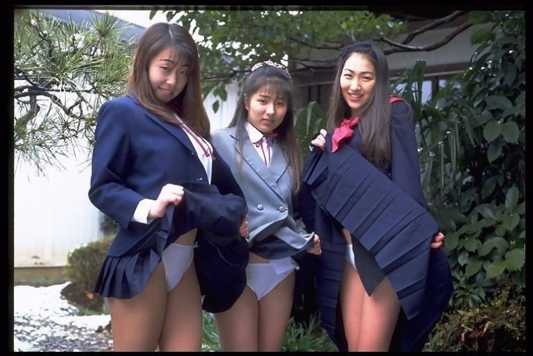 japanese_schoolgirl_briefs_46  