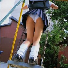 Another pics of Japanese schoolgirls in panties 