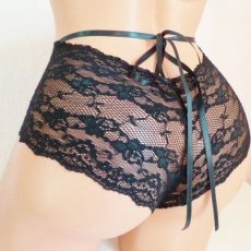 Thongs and knickers with a ribbon Thongs and knickers with a ribbon