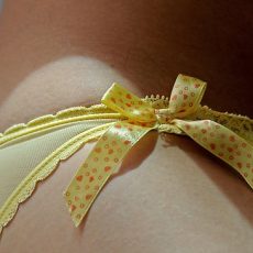 Thongs and knickers with a ribbon Thongs and knickers with a ribbon