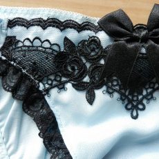 Thongs and knickers with a ribbon Thongs and knickers with a ribbon
