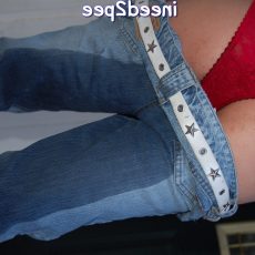 Women pissing in panties Women pissing in panties