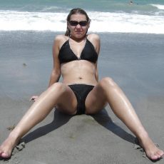 More of cameltoes! More of cameltoes!