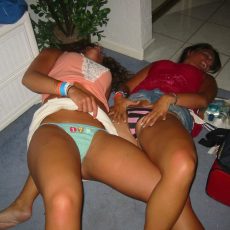 Panties on upskirt photos  
