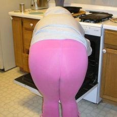 Excellent photos of visible pantylines Excellent photos of visible pantylines