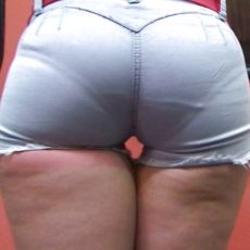 Excellent photos of visible pantylines Excellent photos of visible pantylines