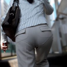 Excellent photos of visible pantylines Excellent photos of visible pantylines