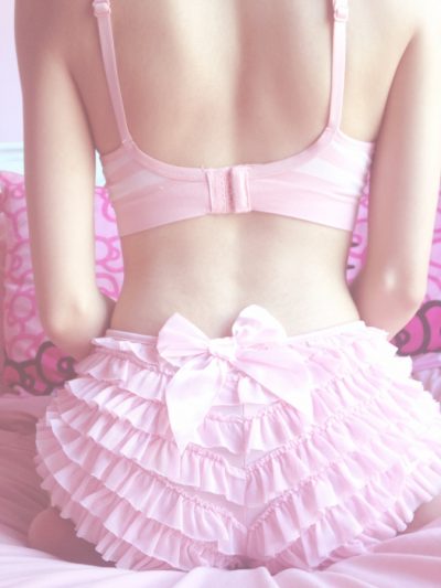 Girls in pink panties Girls in pink panties